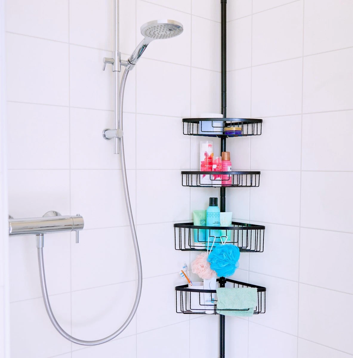 Ogoods Telescopisch Doucherek Inclusief 4 Manden - Zwart - Badkamerrek - Zonder Boren - In Hoogte Verstelbaar - Opbergsysteem 4 Ogoods Telescopisch Doucherek Inclusief 4 Manden - Zwart - Badkamerrek - Zonder Boren - In Hoogte Verstelbaar - Opbergsysteem - Afbeelding 2