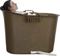 LIFEBATH - Zitbad Nancy - Bath Bucket - Mobiele Badkuip - 200L - Voor Volwassenen - Goud 9 LIFEBATH - Zitbad Nancy - Bath Bucket - Mobiele Badkuip - 200L - Voor Volwassenen - Goud -Badkamerproducten Winkel 1200x1108 5