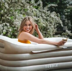 Tubble® Royale Air Bath - 255L - Ambient Taupe - Opblaasbaar Ligbad – Voor Volwassenen 17 Tubble® Royale Air Bath - 255L - Ambient Taupe - Opblaasbaar Ligbad – Voor Volwassenen -Badkamerproducten Winkel 1200x1194 13