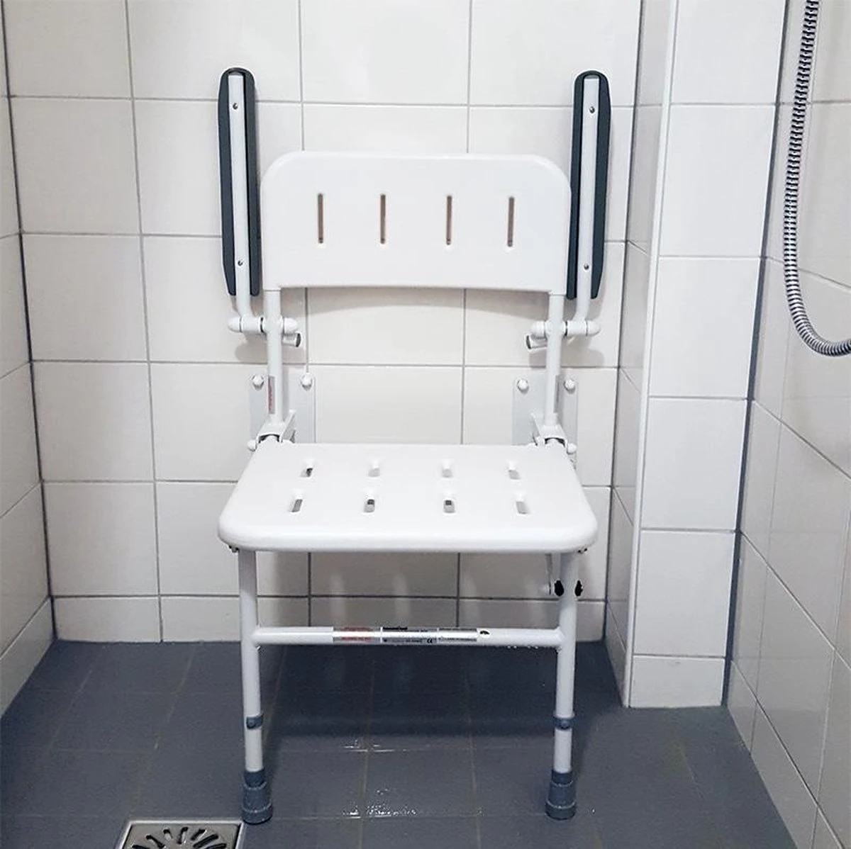 Aidapt Douchestoel Opklapbaar - Max 190kg 5 Aidapt Douchestoel Opklapbaar - Max 190kg - Afbeelding 3