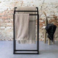 Sealskin Tube - Handdoekrek Vrijstaand - Zwart -Badkamerproducten Winkel 1200x1200 1314