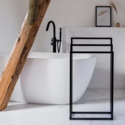 Sealskin Tube - Handdoekrek Vrijstaand - Zwart -Badkamerproducten Winkel 1200x1200 1317