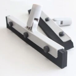 Chaton® Vloertrekker Lang Met Ophangsysteem - Afdraaibare Wisser - Douchewisser - Trekker Douche - Vloerwisser - Uitschuifbaar 70cm Tot 125cm -Badkamerproducten Winkel 1200x1200 1581