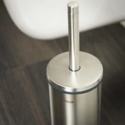 Tiger Boston - Toiletborstel Met Houder Vrijstaand - RVS Geborsteld -Badkamerproducten Winkel 1200x1200 880