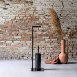 Sealskin Tube - Toiletbutler - Toiletrolhouder - Toiletborstel Met Houder - Vrijstaand - Zwart -Badkamerproducten Winkel 1200x1200 985