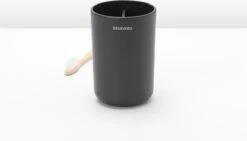 Brabantia ReNew Tandenborstelhouder - Met Inzet - Dark Grey 24 Brabantia ReNew Tandenborstelhouder - Met Inzet - Dark Grey -Badkamerproducten Winkel 1200x686 4