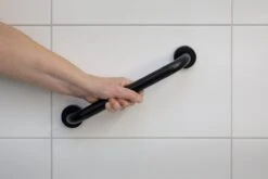 Highport Handgreep Zwart Voor Bad Of Douche - Sterke Metalen Wandgreep -Wandbeugel 30,5 Cm - Zwarte Aluminium Handgreep - Wandgreep Voor Badkamer - Douche - Toilet - Toiletbeugel - Badgreep - Douchegreep - Inclusief Ophangmateriaal 14 Highport Handgreep Zwart Voor Bad Of Douche - Sterke Metalen Wandgreep -Wandbeugel 30,5 Cm - Zwarte Aluminium Handgreep - Wandgreep Voor Badkamer - Douche - Toilet - Toiletbeugel - Badgreep - Douchegreep - Inclusief Ophangmateriaal -Badkamerproducten Winkel 1200x800 68