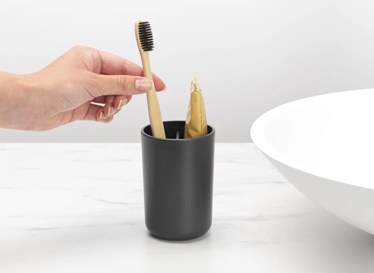 Brabantia ReNew Tandenborstelhouder - Met Inzet - Dark Grey 5 Brabantia ReNew Tandenborstelhouder - Met Inzet - Dark Grey - Afbeelding 3