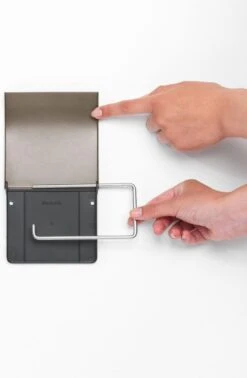 Brabantia ReNew WC Rolhouder - Met Klep - Platinum -Badkamerproducten Winkel 785x1200 1