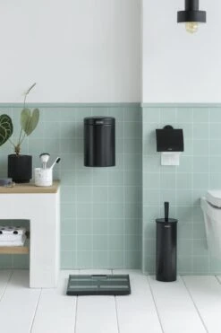 Brabantia WC Borstel - Met Houder - Matt Black -Badkamerproducten Winkel 799x1200 11