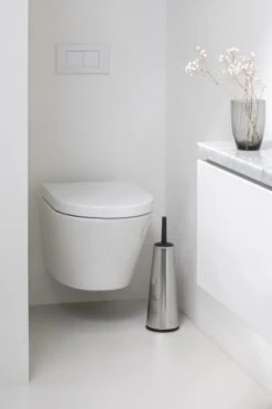 Brabantia ReNew WC Borstel - Met Houder - Matt Steel -Badkamerproducten Winkel 800x1200 7