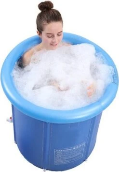 OpblaasbaarDirect | Opblaasbaar Bad - 1 Persoons Balkonbad - IJsbad / Tub Met Afvoerslang En Opblaasbare Rand - Met Comfortable Zitting - 75x80cm - Ijschallenge -Badkamerproducten Winkel 835x1200 5