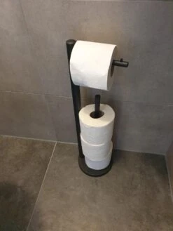 Luxe Toiletrolhouder - Toiletrolstandaard - Geschikt Voor 4 Wc Rollen - Metaal Zwart